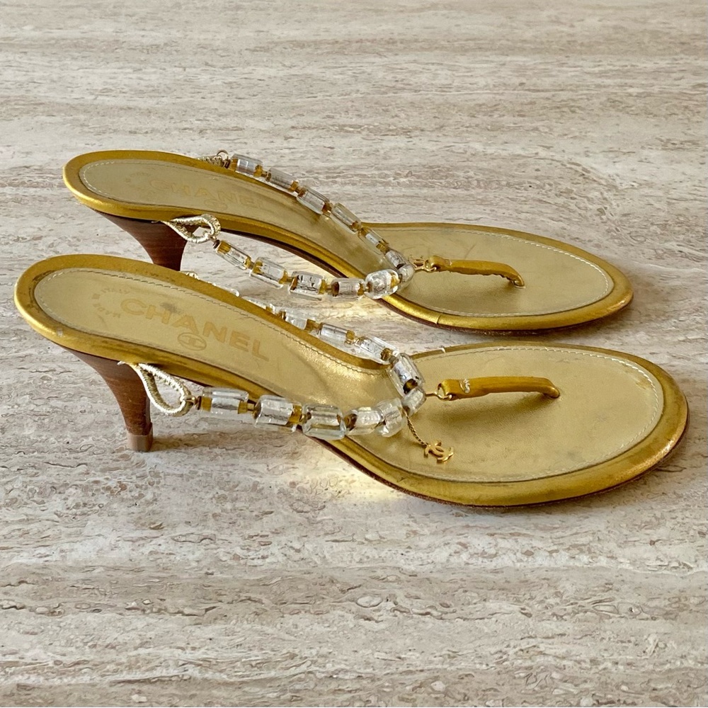 Vintage Chanel Beaded CC Charm Thong Sandal Kitten Heels - Picture 4 of 10